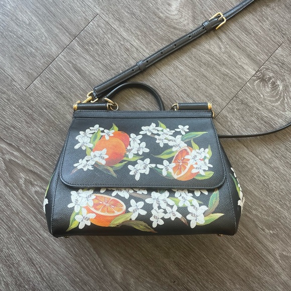 ✨ STUNNING AND RARE DOLCE & GABBANA ORANGE BLOSSOM SICILY TOTE ✨ - Picture 6 of 8